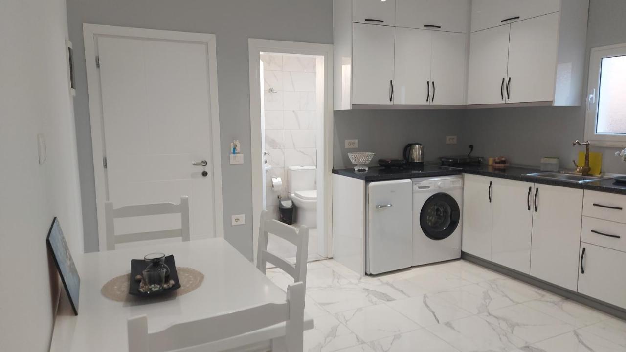 Beni 'S Apartments Саранде Екстериор снимка